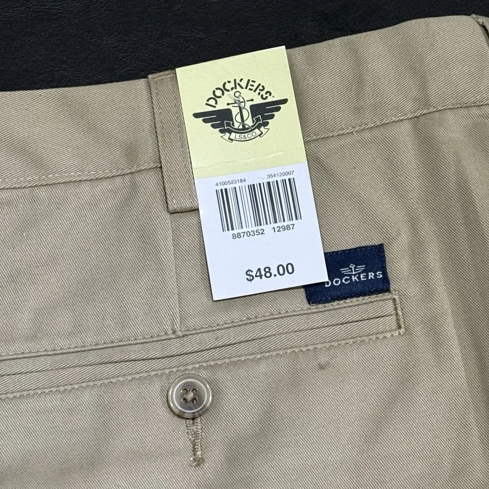 Dockers Chino Shorts Men's Size 38 Khaki Outdoors Casual‎ Beach NWT